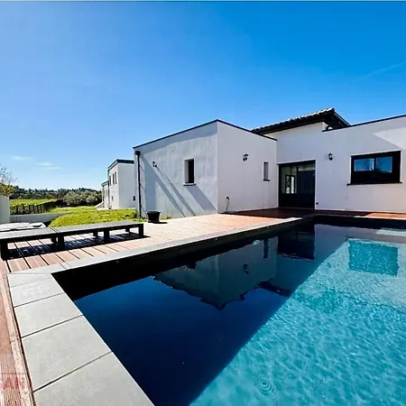 Βίλα Beautiful With Private Pool For 6 Guests *