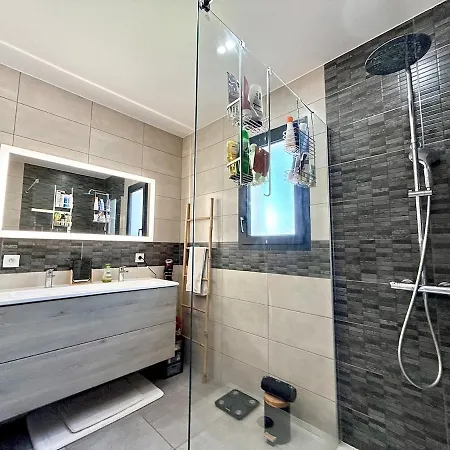 Beautiful With Private Pool For 6 Guests *