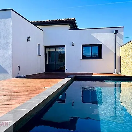 Beautiful With Private Pool For 6 Guests