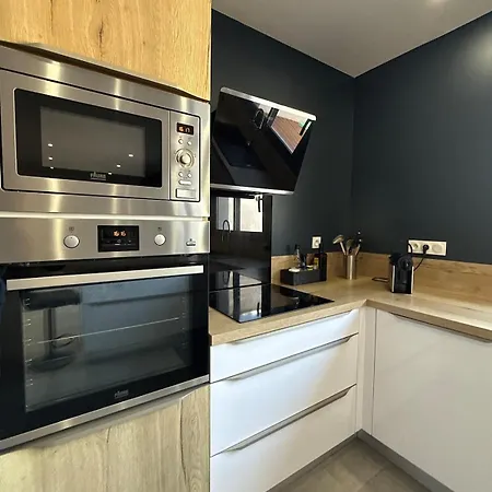 Beautiful With Private Pool For 6 Guests *
