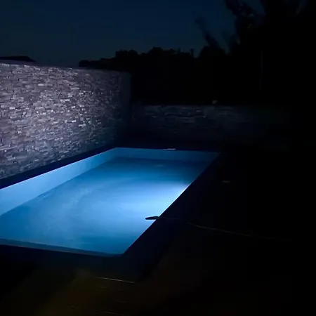 Beautiful With Private Pool For 6 Guests *
